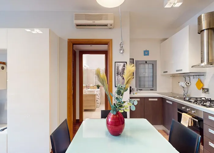 Margot - Quiet And Elegant With Free Parking
